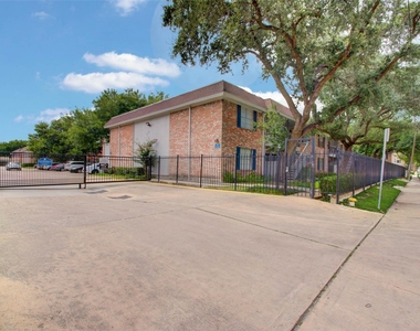 2350 Bering Drive - Photo Thumbnail 37