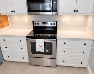 4106 Avenue T 1/2 - Photo Thumbnail 7