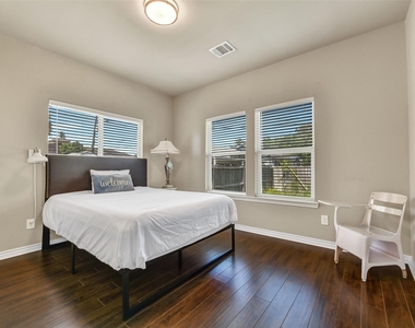 4733 Clay Street - Photo Thumbnail 18