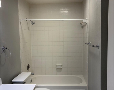 6107 Snug Harbor Drive - Photo Thumbnail 5