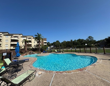 6107 Snug Harbor Drive - Photo Thumbnail 8