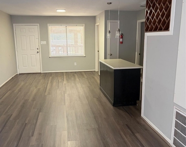 6107 Snug Harbor Drive - Photo Thumbnail 2