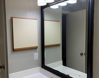 6107 Snug Harbor Drive - Photo Thumbnail 4