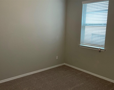 806 Cypress Summit Road - Photo Thumbnail 9
