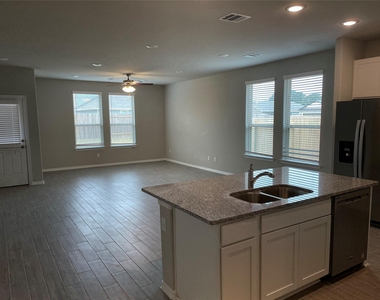 806 Cypress Summit Road - Photo Thumbnail 2