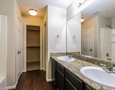 2730 Mesquite Ridge Drive - Photo Thumbnail 9