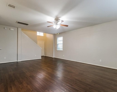 2730 Mesquite Ridge Drive - Photo Thumbnail 2