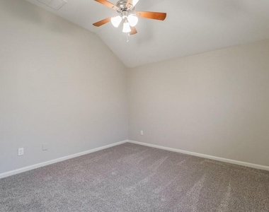 2730 Mesquite Ridge Drive - Photo Thumbnail 7