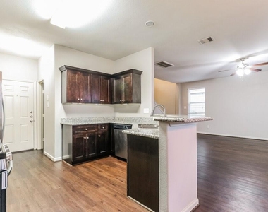 2730 Mesquite Ridge Drive - Photo Thumbnail 6