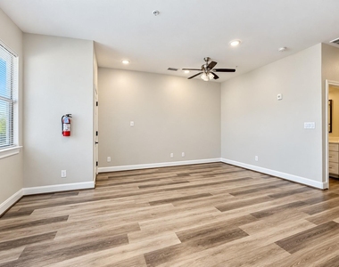 504 Nursery Road - Photo Thumbnail 19