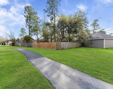 16414 York Minster Drive - Photo Thumbnail 33
