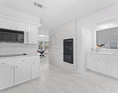 16414 York Minster Drive - Photo Thumbnail 8