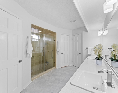16414 York Minster Drive - Photo Thumbnail 14