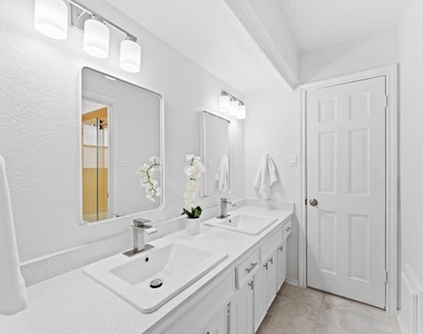 16414 York Minster Drive - Photo Thumbnail 26