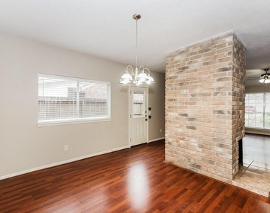 5322 Windsong Trail - Photo Thumbnail 4