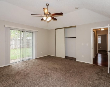 5322 Windsong Trail - Photo Thumbnail 8
