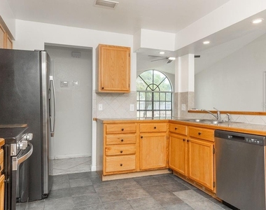 2254 Matthew Circle - Photo Thumbnail 7