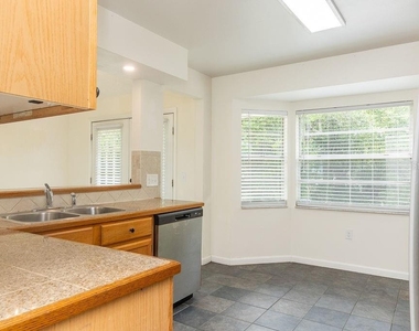 2254 Matthew Circle - Photo Thumbnail 6