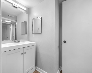 5902 E 122nd Avenue - Photo Thumbnail 32