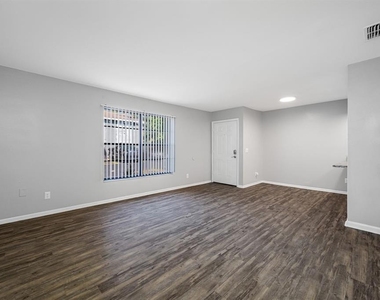 5902 E 122nd Avenue - Photo Thumbnail 2