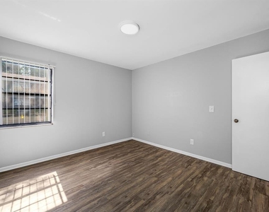 5902 E 122nd Avenue - Photo Thumbnail 24