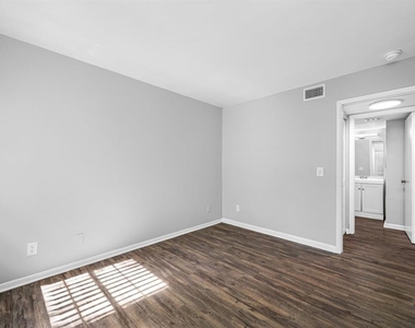 5902 E 122nd Avenue - Photo Thumbnail 28