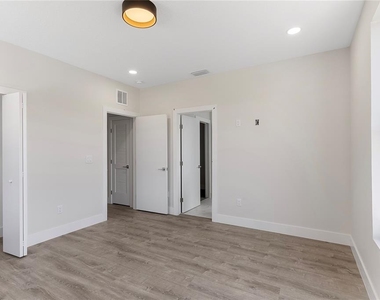 8403 Modano Place - Photo Thumbnail 13