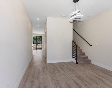 8403 Modano Place - Photo Thumbnail 5