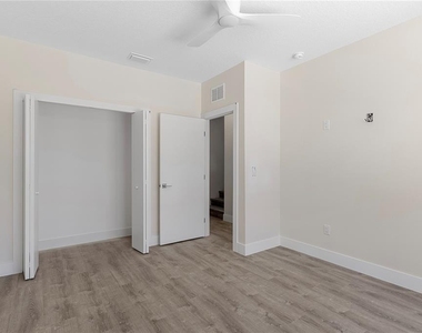 8403 Modano Place - Photo Thumbnail 12