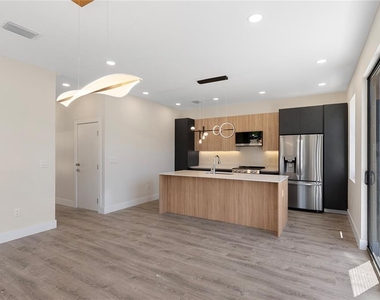 8403 Modano Place - Photo Thumbnail 7