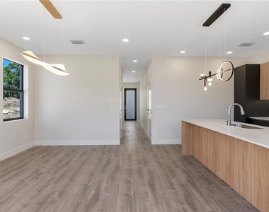 8403 Modano Place - Photo Thumbnail 6
