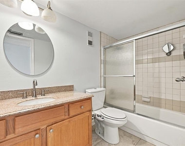 7430 Sunshine Skyway Lane S - Photo Thumbnail 19