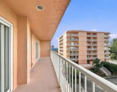 7430 Sunshine Skyway Lane S - Photo Thumbnail 23