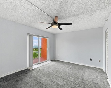 7430 Sunshine Skyway Lane S - Photo Thumbnail 17