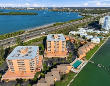 7430 Sunshine Skyway Lane S - Photo Thumbnail 31