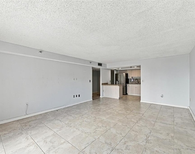 7430 Sunshine Skyway Lane S - Photo Thumbnail 10