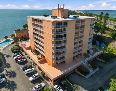 7430 Sunshine Skyway Lane S - Photo Thumbnail 33