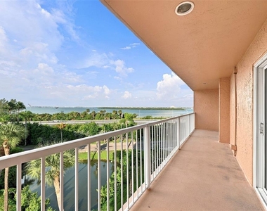 7430 Sunshine Skyway Lane S - Photo Thumbnail 24