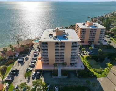 7430 Sunshine Skyway Lane S - Photo Thumbnail 32