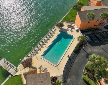 7430 Sunshine Skyway Lane S - Photo Thumbnail 28