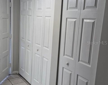 6324 Newtown Circle - Photo Thumbnail 8