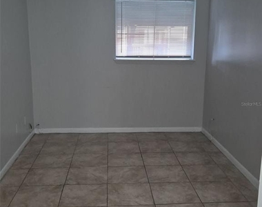 6324 Newtown Circle - Photo Thumbnail 6