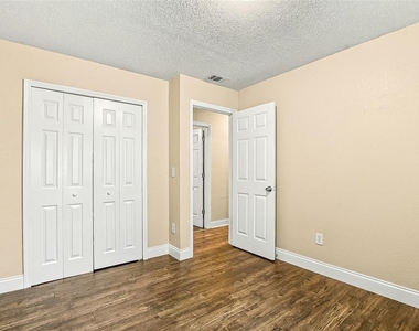 3395 Harry Street - Photo Thumbnail 10