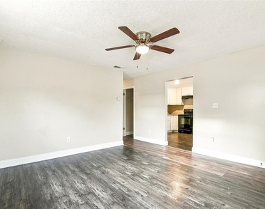 3395 Harry Street - Photo Thumbnail 3