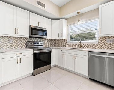 2614 W Henry Avenue - Photo Thumbnail 4