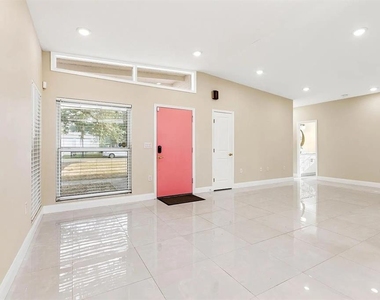 2614 W Henry Avenue - Photo Thumbnail 7