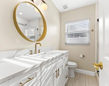 2614 W Henry Avenue - Photo Thumbnail 2