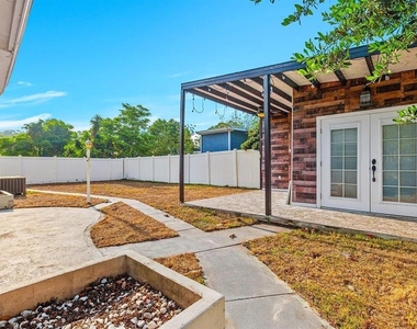 2614 W Henry Avenue - Photo Thumbnail 13