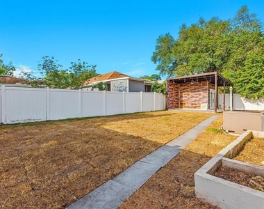 2614 W Henry Avenue - Photo Thumbnail 1