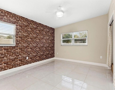 2614 W Henry Avenue - Photo Thumbnail 6